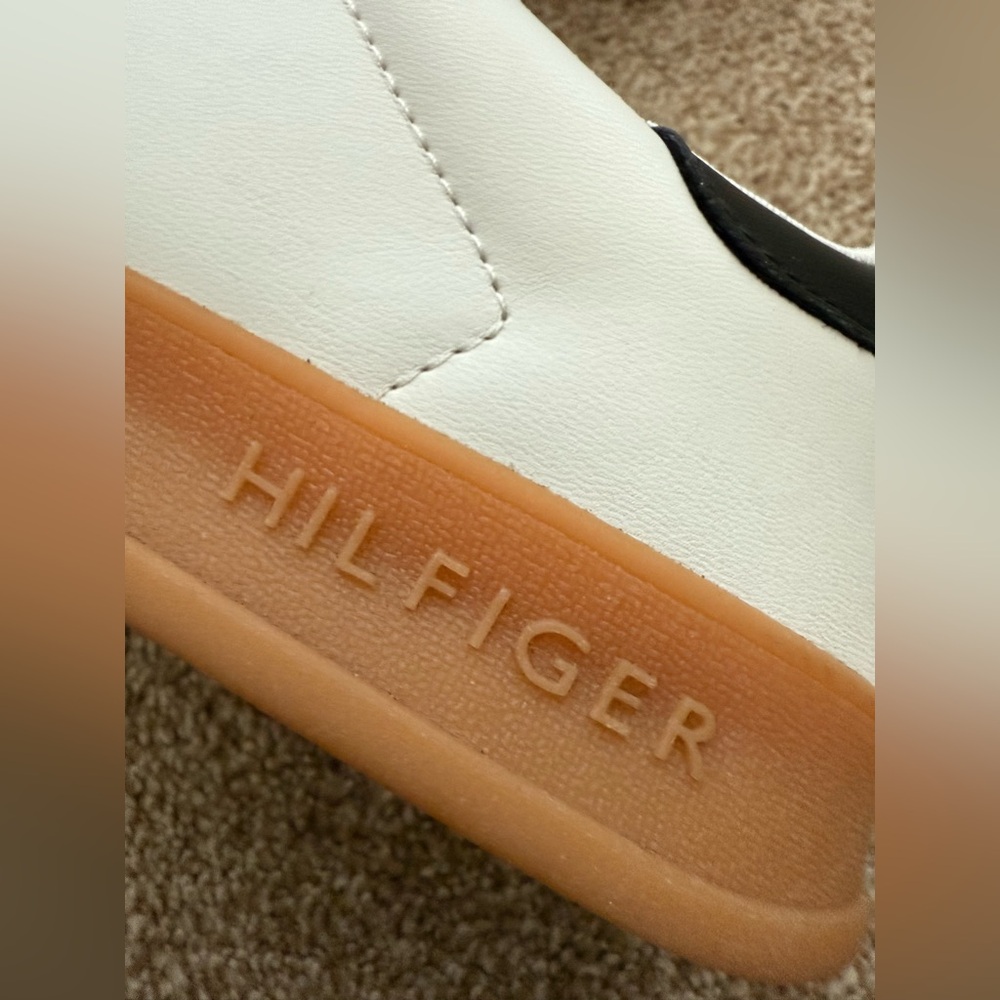 Tommy Hilfiger Women's Sarhli Lace-Up Sneakers- Size 9 - Picture 12 of 12
